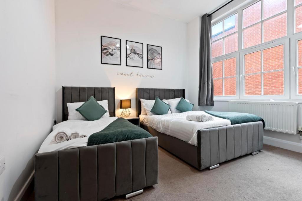 Charming 2-bedroom With Excellent Amenities Apartment *